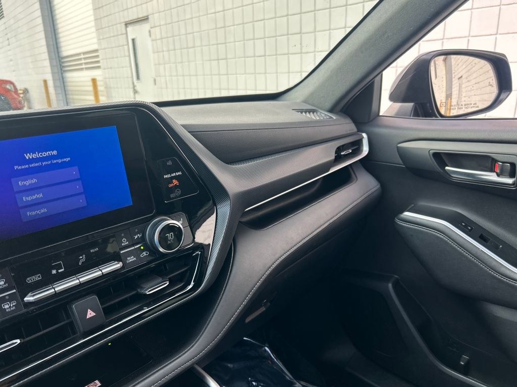 Used 2024 Toyota Highlander XSE image 16