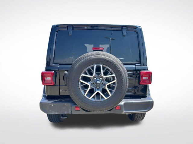Used 2025 Jeep Wrangler Unlimited Sahara AWD/4WD image 9