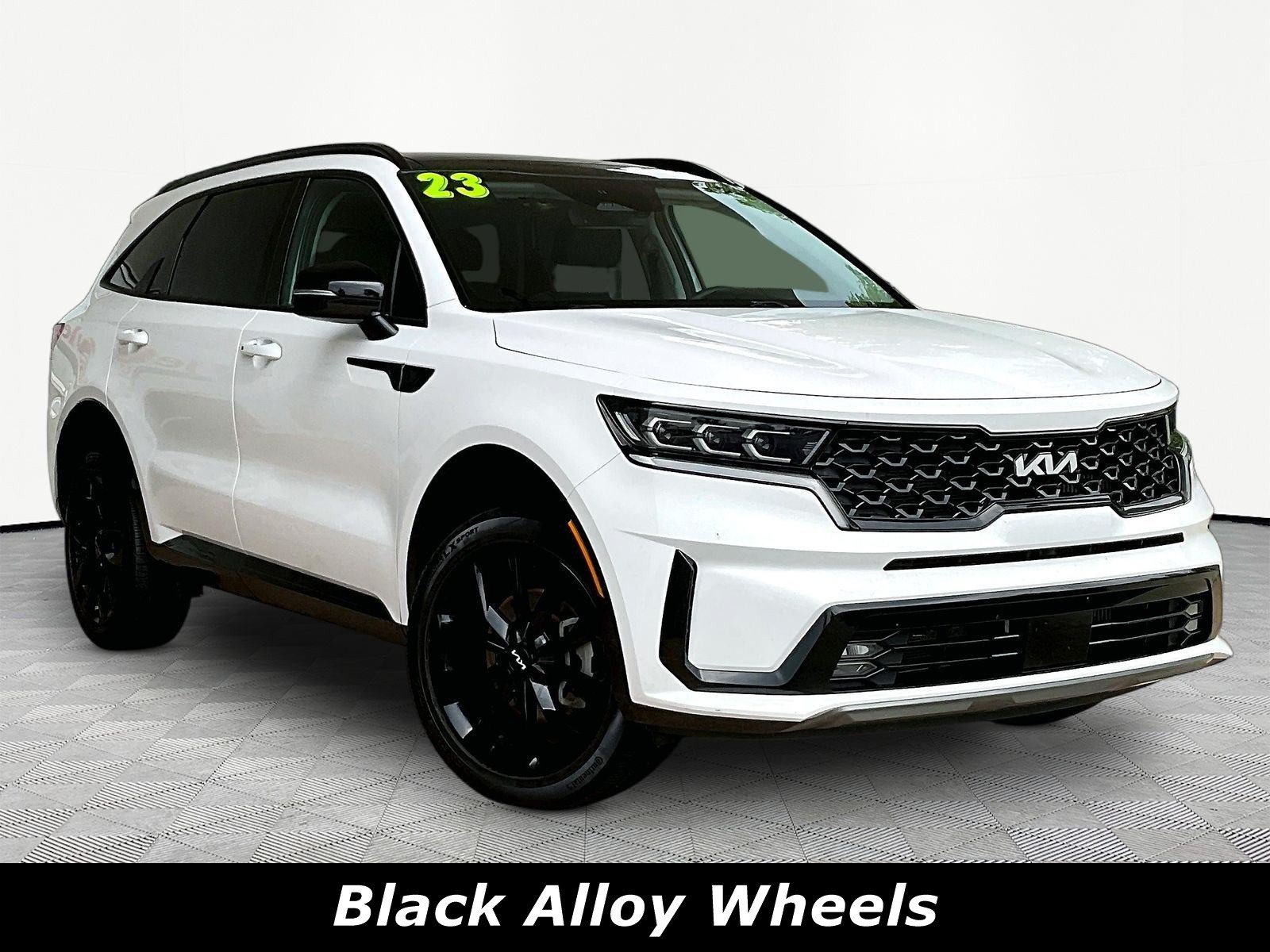 Used 2023 Kia Sorento SX AWD/4WD image 3