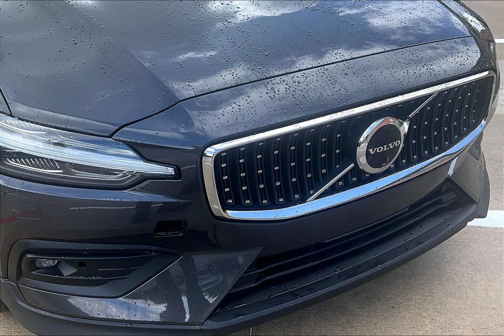 Certified 2025 Volvo V60 B5 Cross Country Plus AWD/4WD image 38