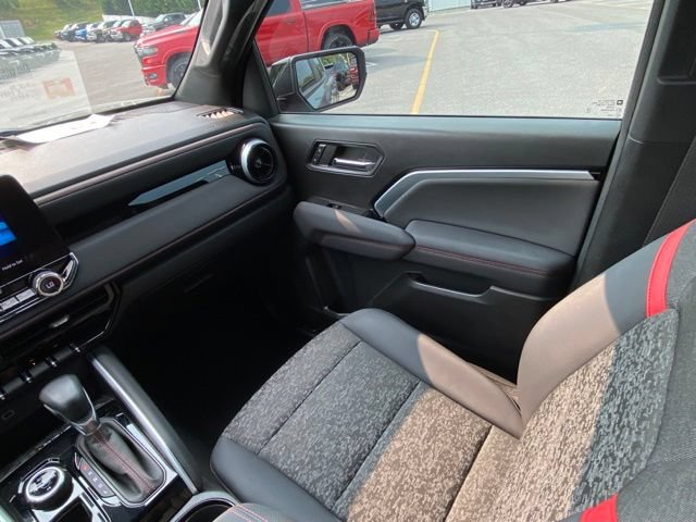 Used 2023 Chevrolet Colorado Z71 w/ Z71 Convenience Package 2 AWD/4WD image 28