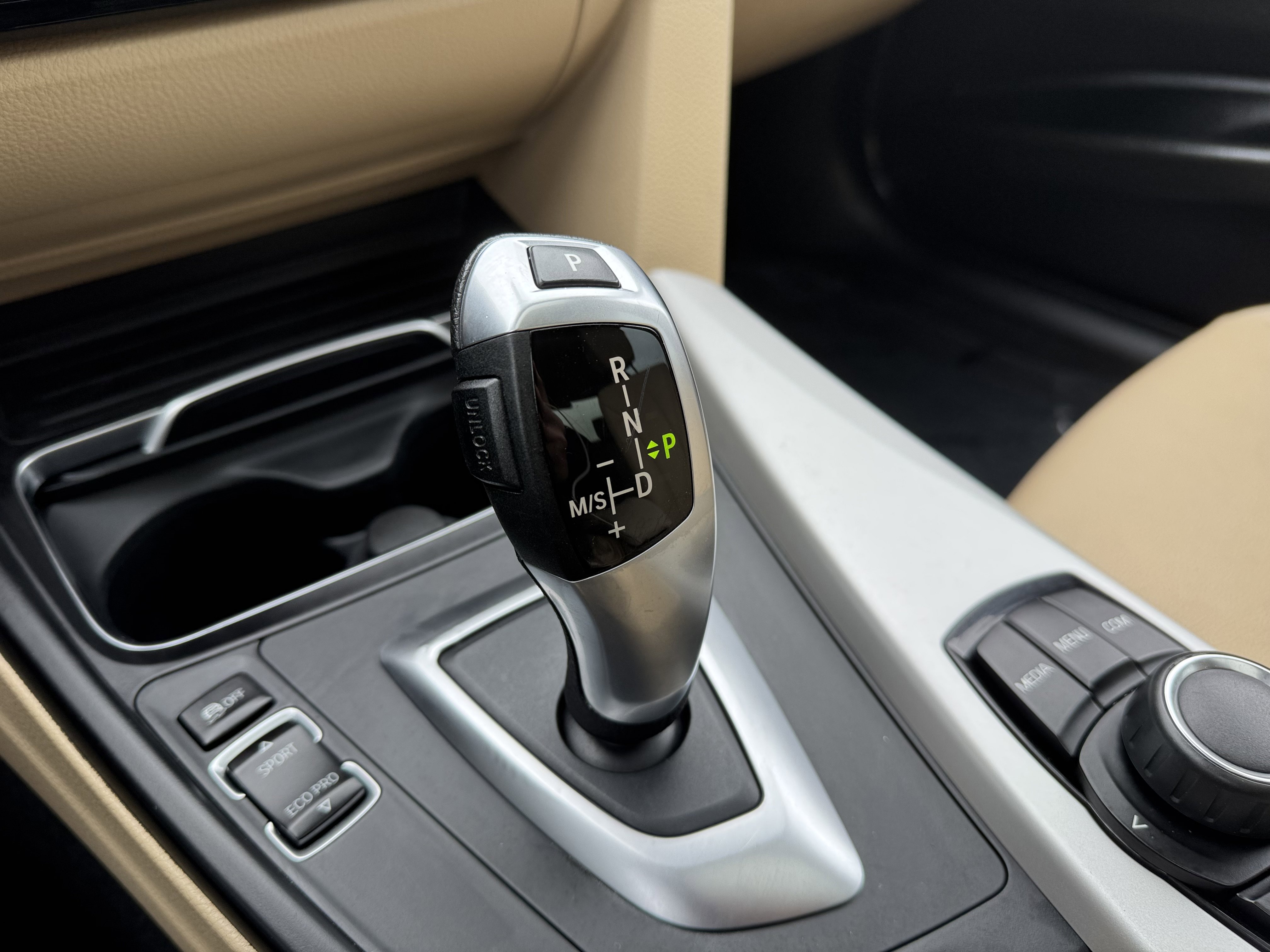 Used 2018 BMW 320i Sedan w/ Convenience Package image 34