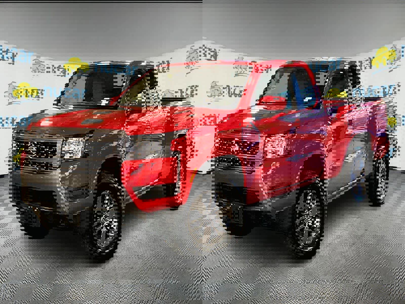 Used 2025 Nissan Frontier SV image 3