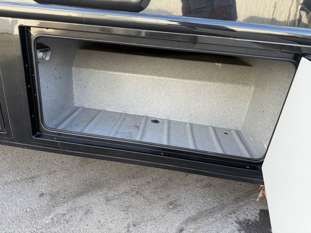 Used 2017 Ford E-450 and Econoline 450 Super Duty w/ Motorhome Prep Package image 16