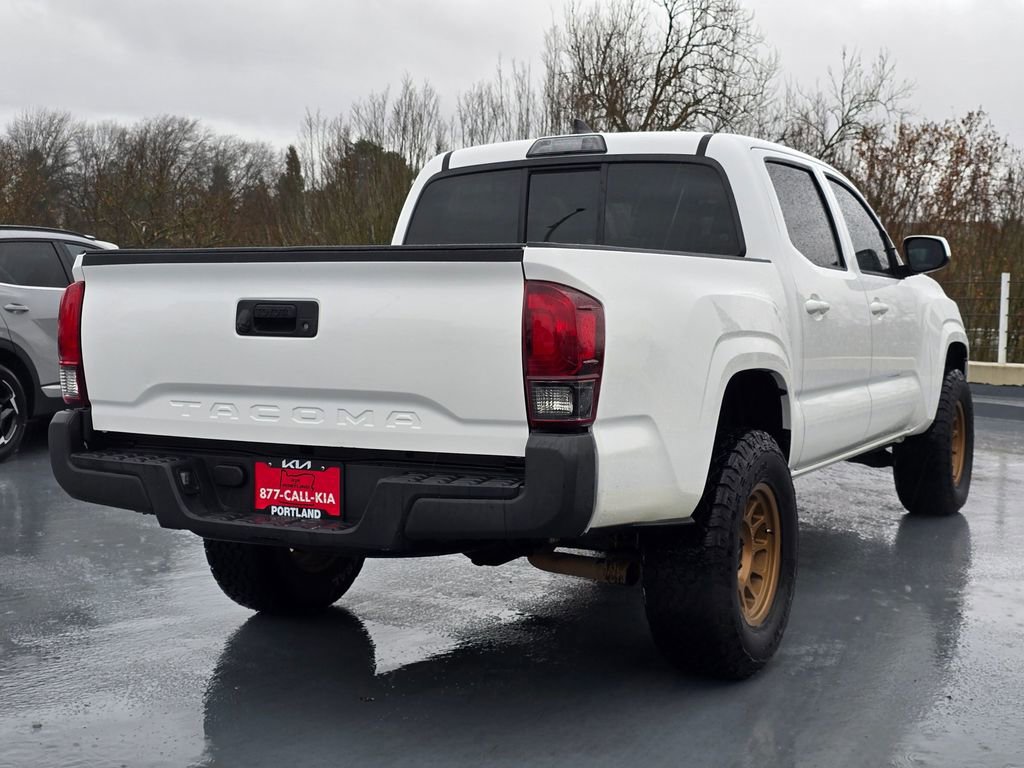 Used 2018 Toyota Tacoma SR image 5