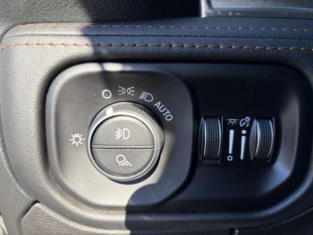 Used 2021 RAM 1500 Limited w/ Off Road Group image 12