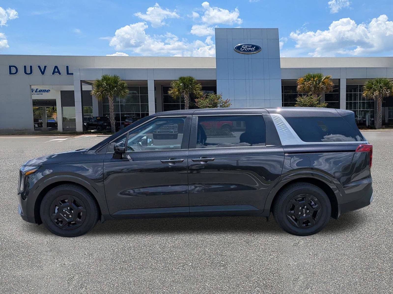 Used 2026 Kia Carnival FWD image 6