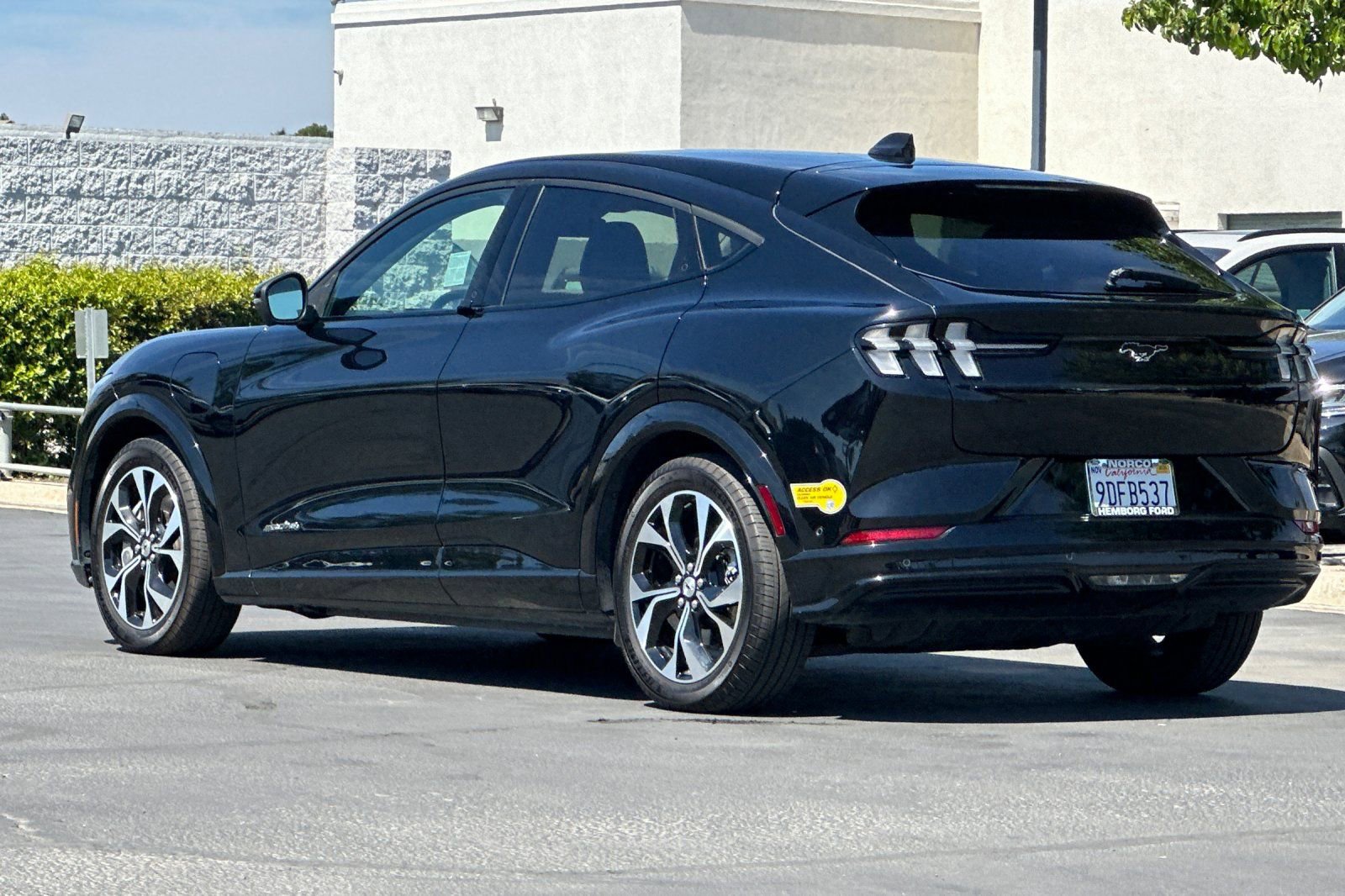 Used 2022 Ford Mustang Mach-E Premium image 6