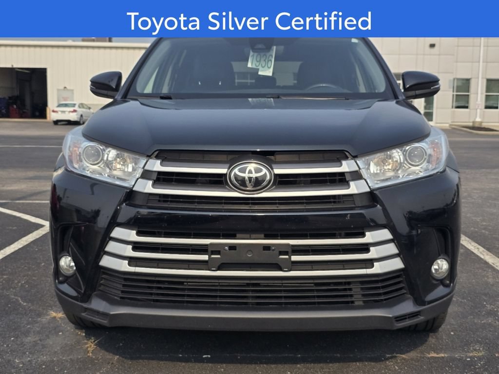 Used 2019 Toyota Highlander XLE FWD image 2