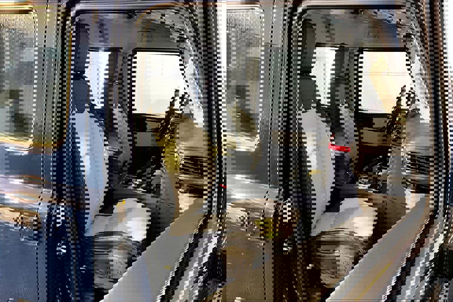 Used 2025 INEOS Grenadier image 8