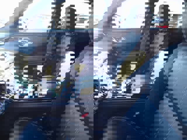 Used 2021 Land Rover Range Rover Velar R-Dynamic S image 9