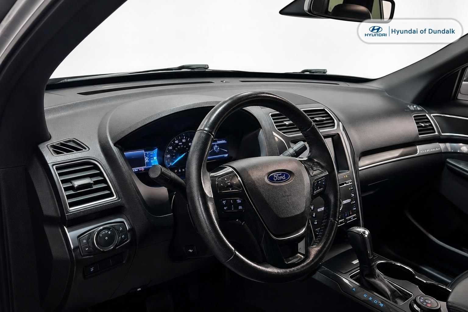 Used 2017 Ford Explorer Limited w/ Equipment Group 303A AWD/4WD image 8