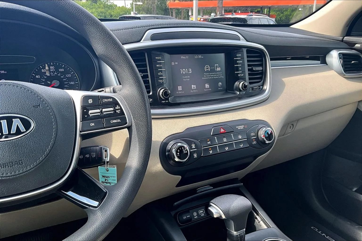 Used 2020 Kia Sorento LX FWD image 6