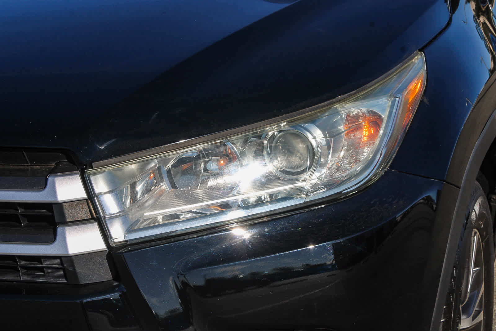 Used 2019 Toyota Highlander Plus FWD image 10