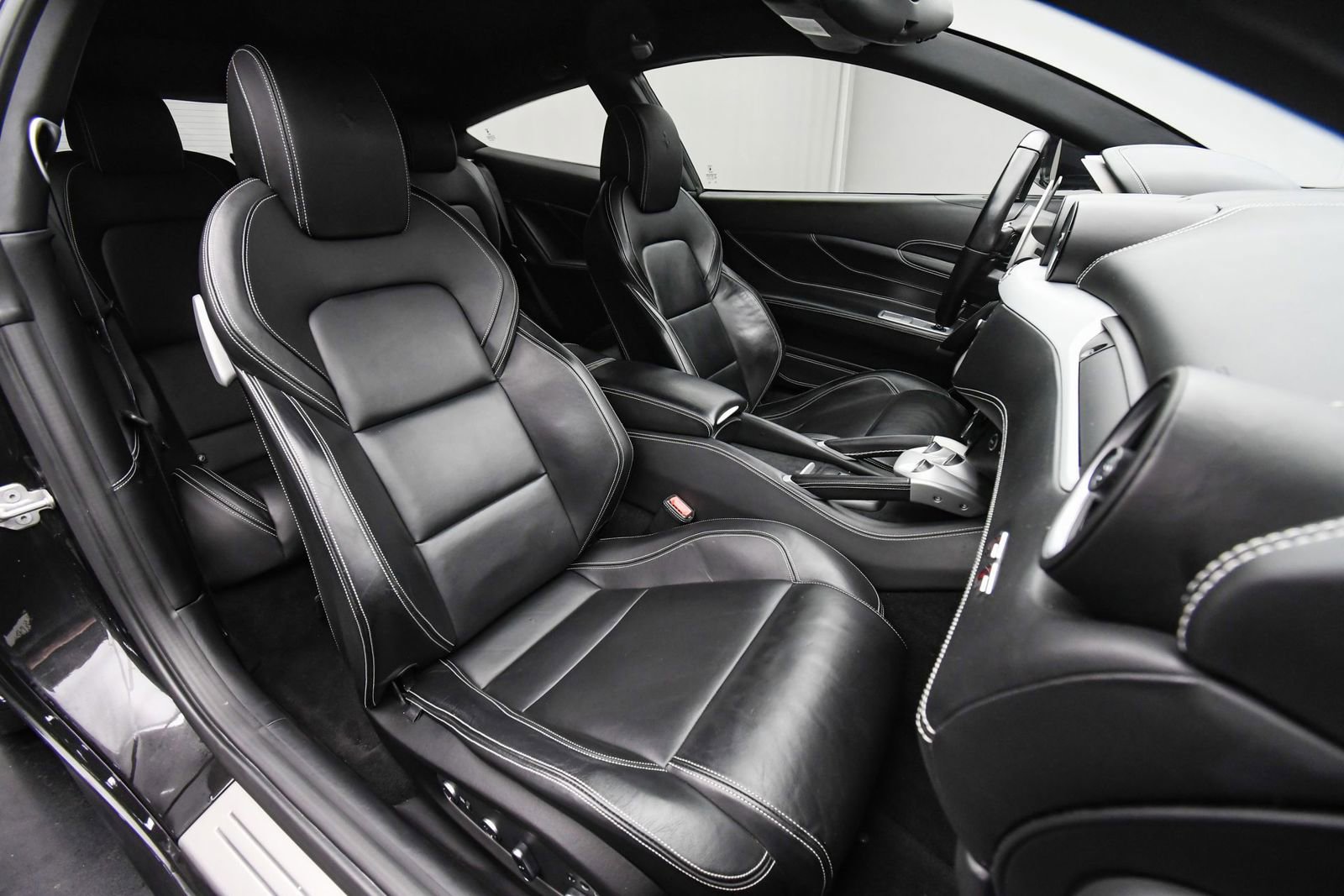 Used 2015 Ferrari FF image 17