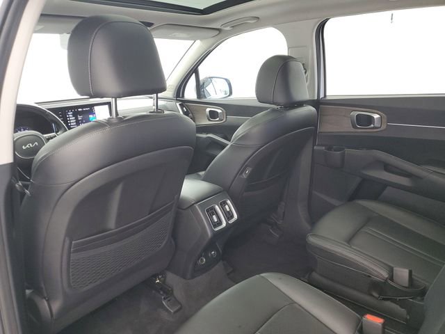 Used 2022 Kia Sorento EX w/ Panoramic Sunroof Package FWD image 14