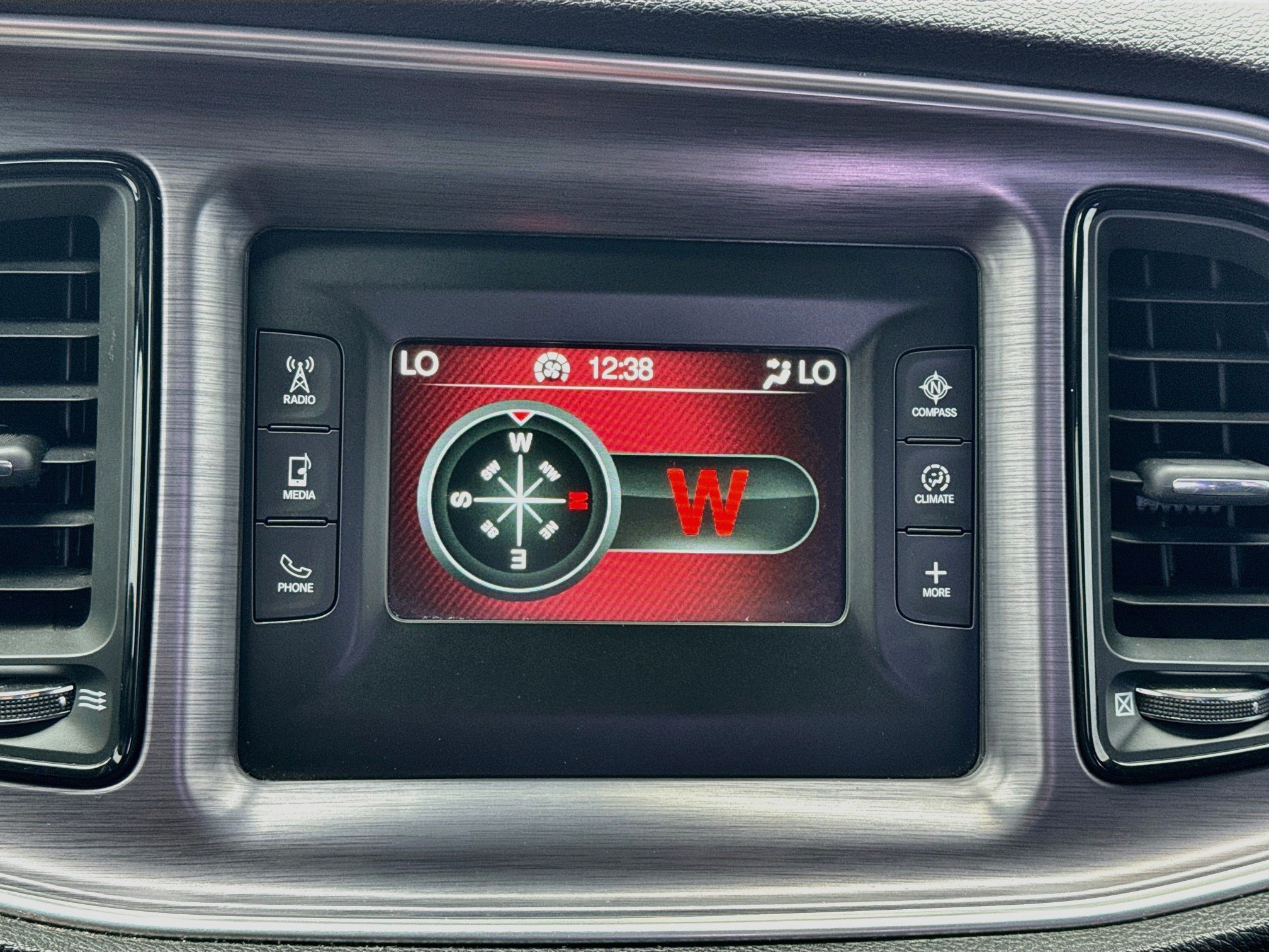 Used 2016 Dodge Challenger SXT RWD image 9