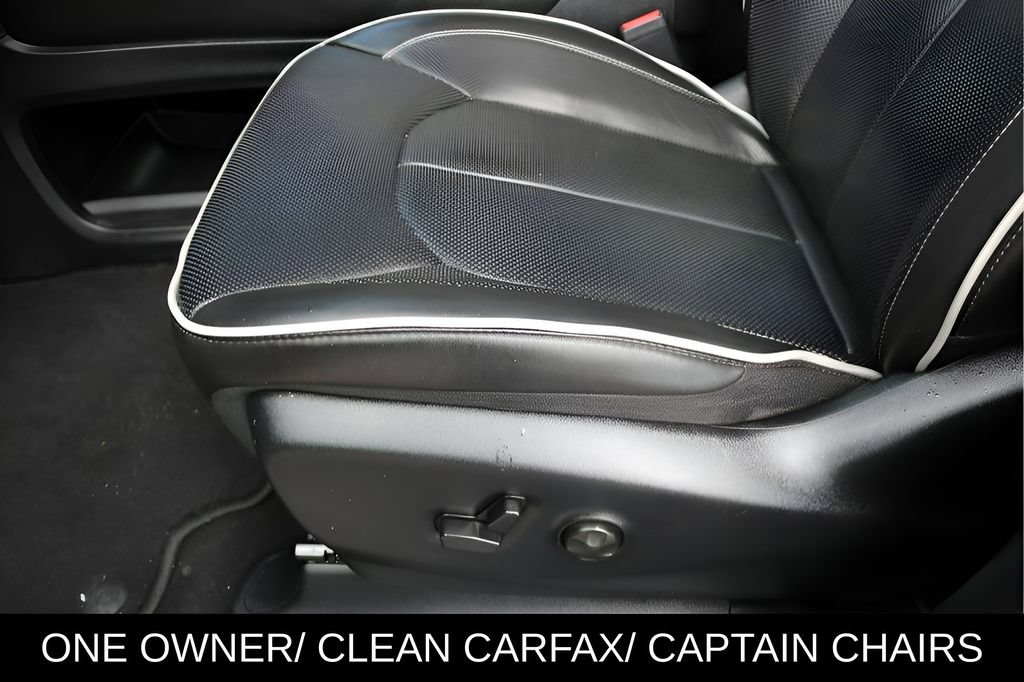 Used 2026 Chrysler Pacifica Limited FWD image 13