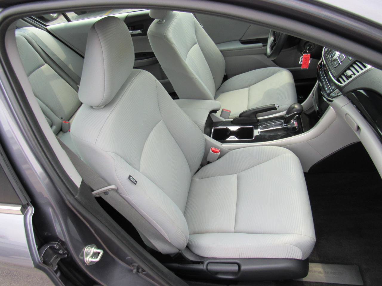 Used 2017 Honda Accord LX image 26