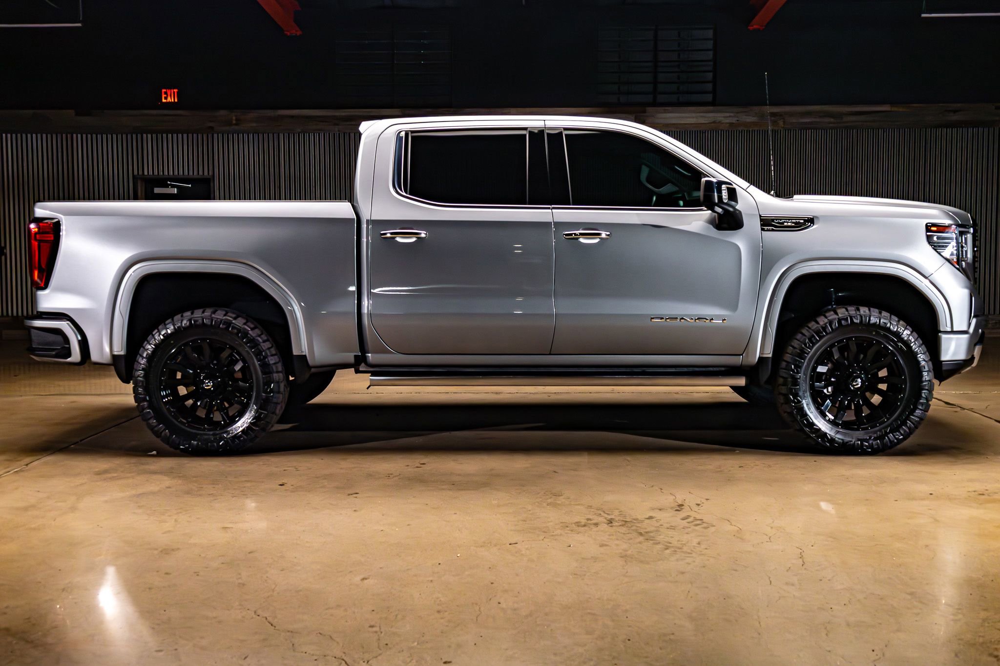 Used 2023 GMC Sierra 1500 Denali Ultimate AWD/4WD image 10
