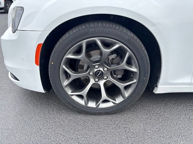 Used 2017 Chrysler 300 S w/ 300S Premium Group 2 RWD image 10