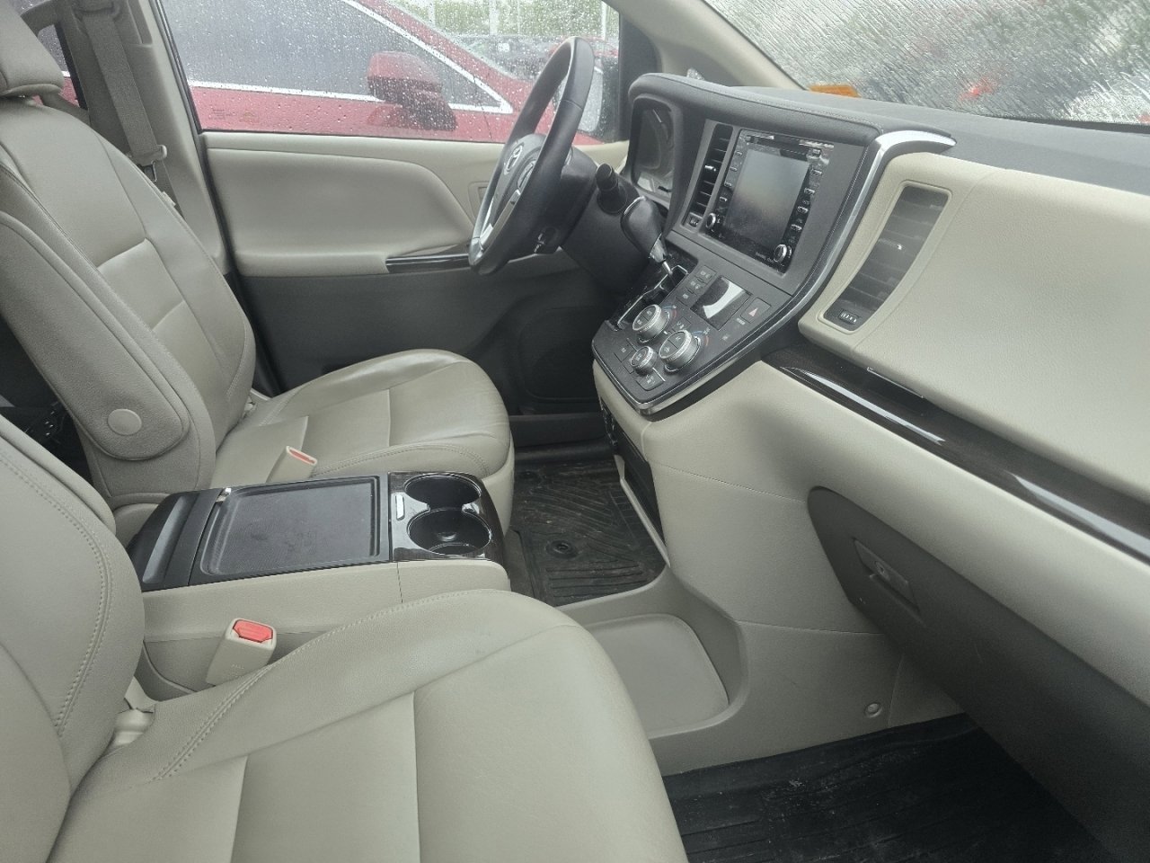 Used 2018 Toyota Sienna XLE w/ XLE Navigation Package FWD image 13