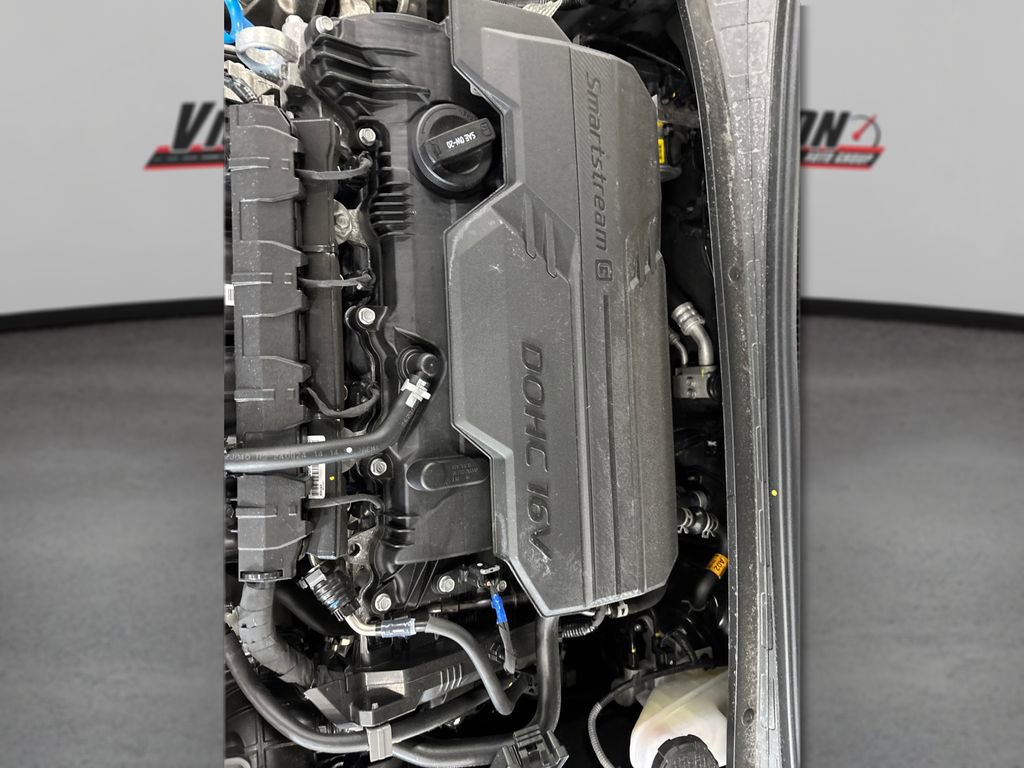 Certified 2025 Hyundai Elantra Sport image 13