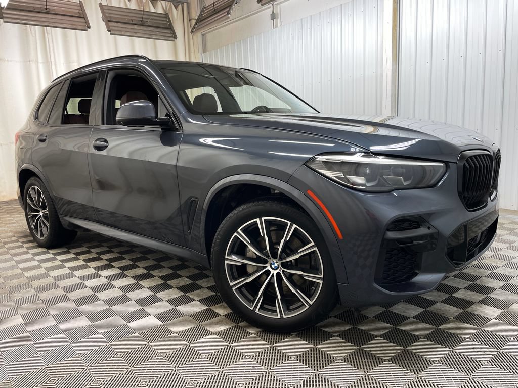 Used 2022 BMW X5 xDrive40i w/ M Sport Package AWD/4WD image 48