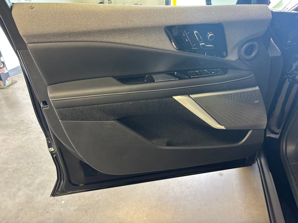 New 2025 Cadillac Optiq Sport 1 image 24