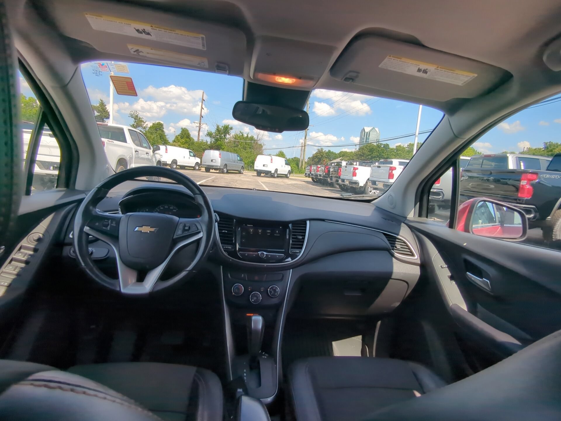 Used 2018 Chevrolet Trax LT w/ LT Convenience Package FWD image 10