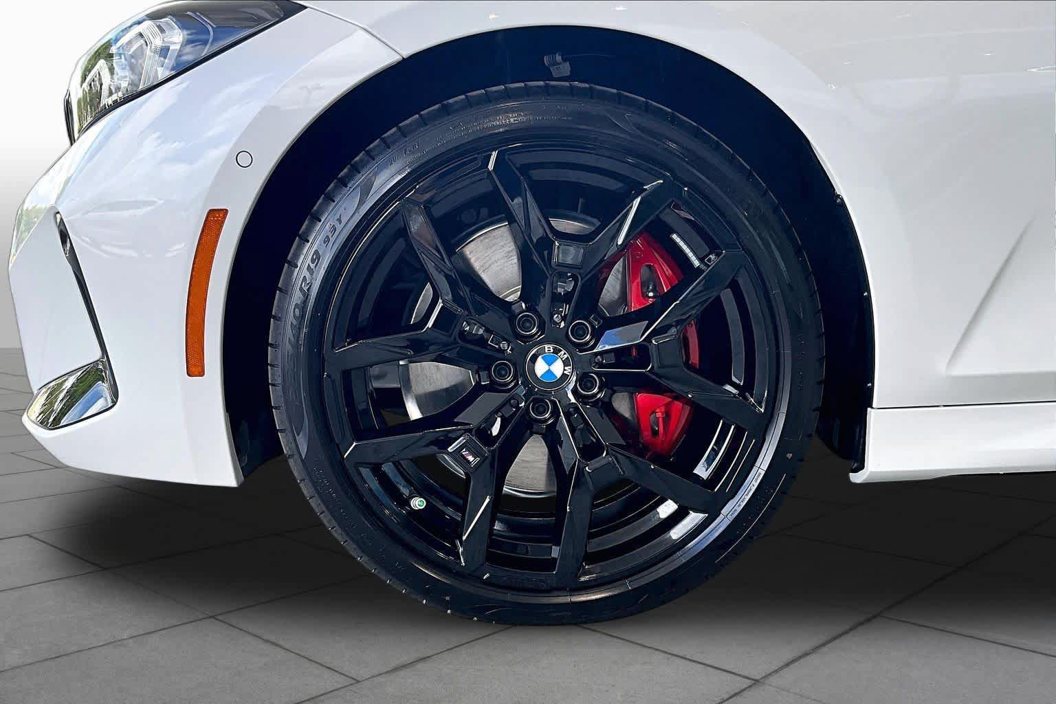 New 2026 BMW 330i Sedan w/ M Sport Package RWD image 11