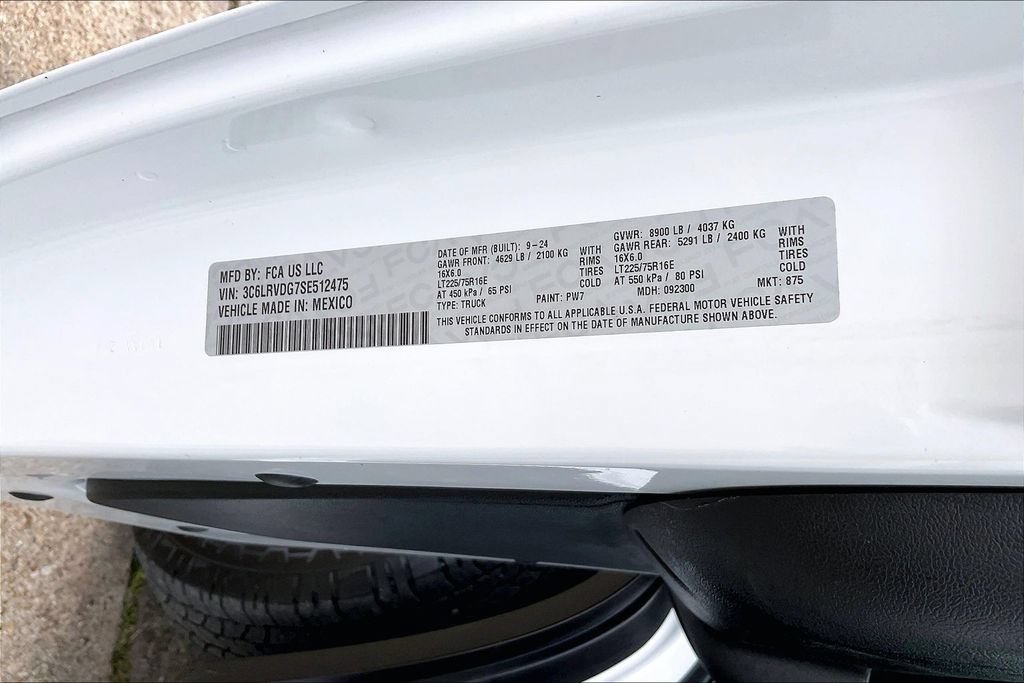 Used 2025 RAM ProMaster 2500 w/ Convenience Group FWD image 14