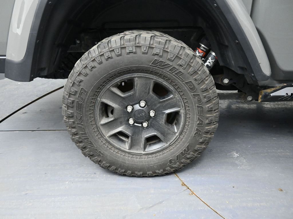 Used 2020 Jeep Gladiator Mojave AWD/4WD image 16