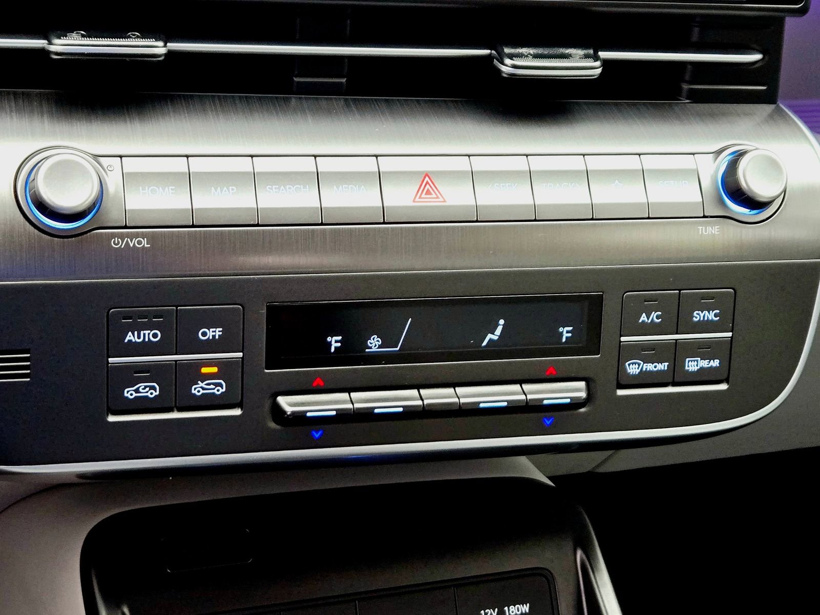 Certified 2024 Hyundai Kona Limited AWD/4WD image 18