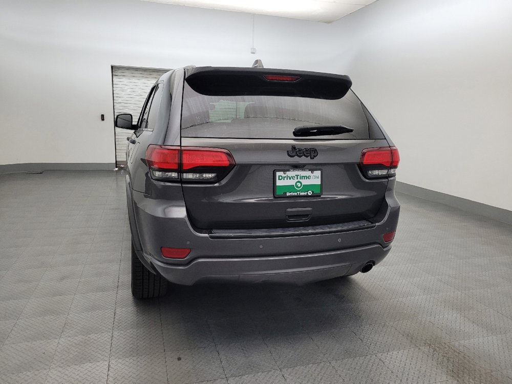 Used 2018 Jeep Grand Cherokee Altitude RWD image 6