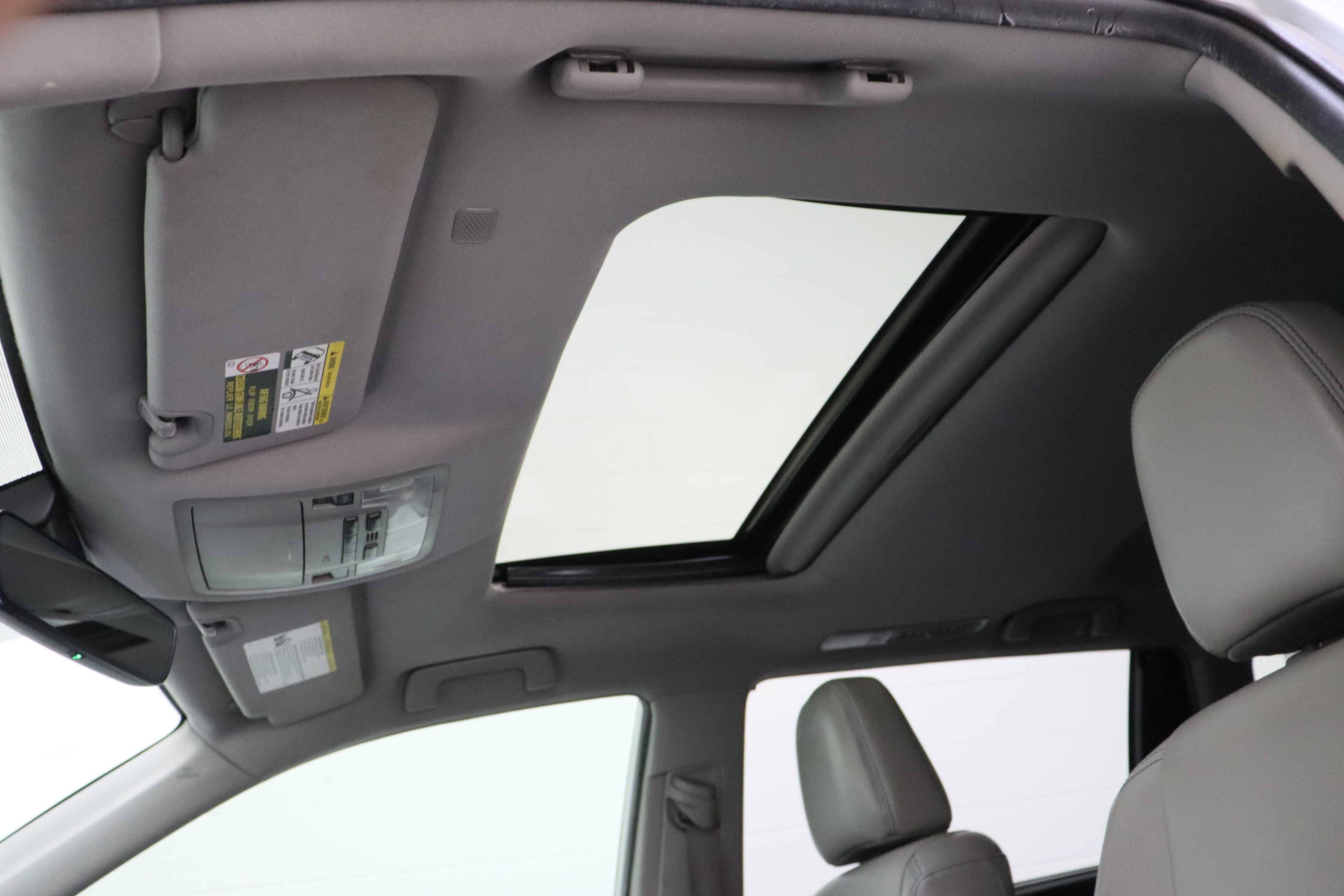Used 2019 Toyota Highlander XLE FWD image 28