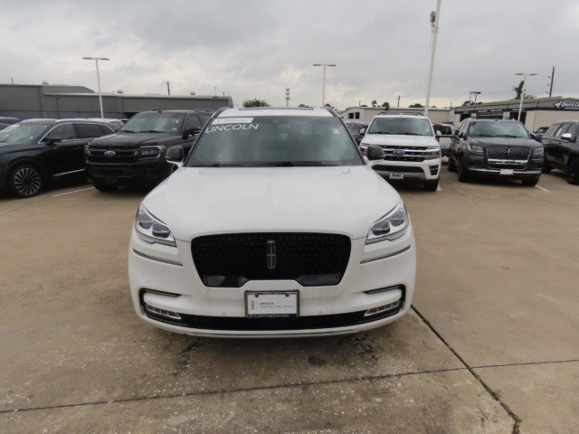 Certified 2024 Lincoln Aviator Reserve w/ Equipment Group 201A AWD/4WD image 4
