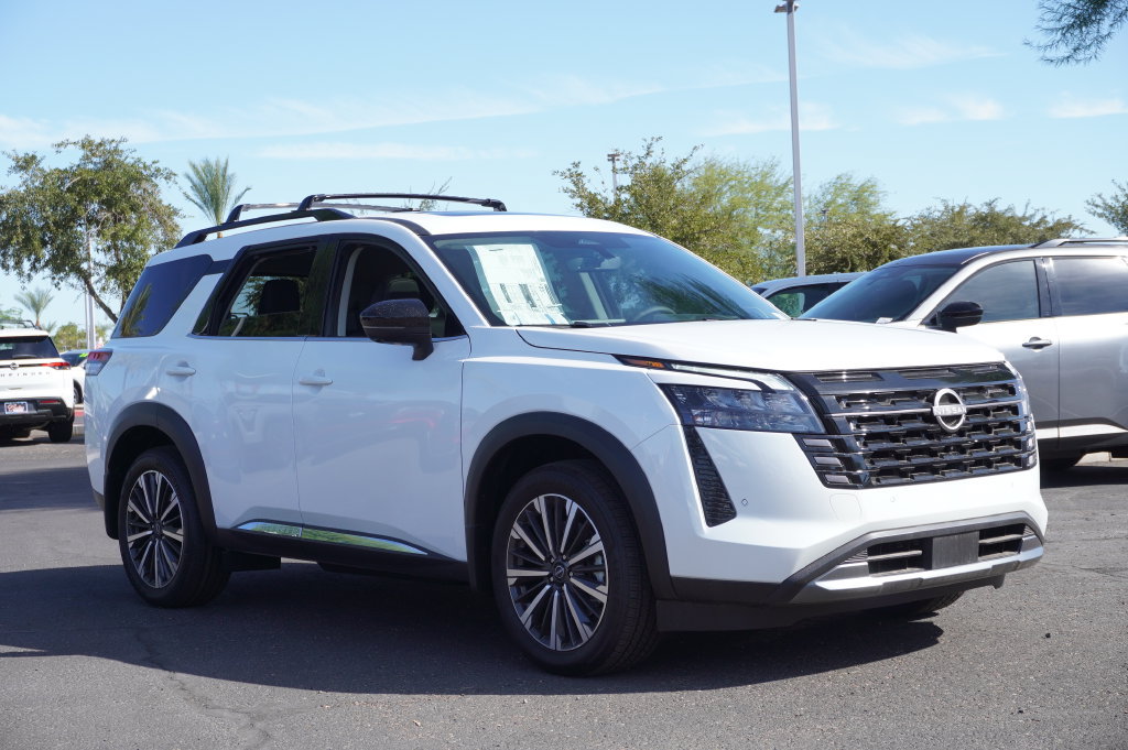 New 2026 Nissan Pathfinder Platinum FWD image 4