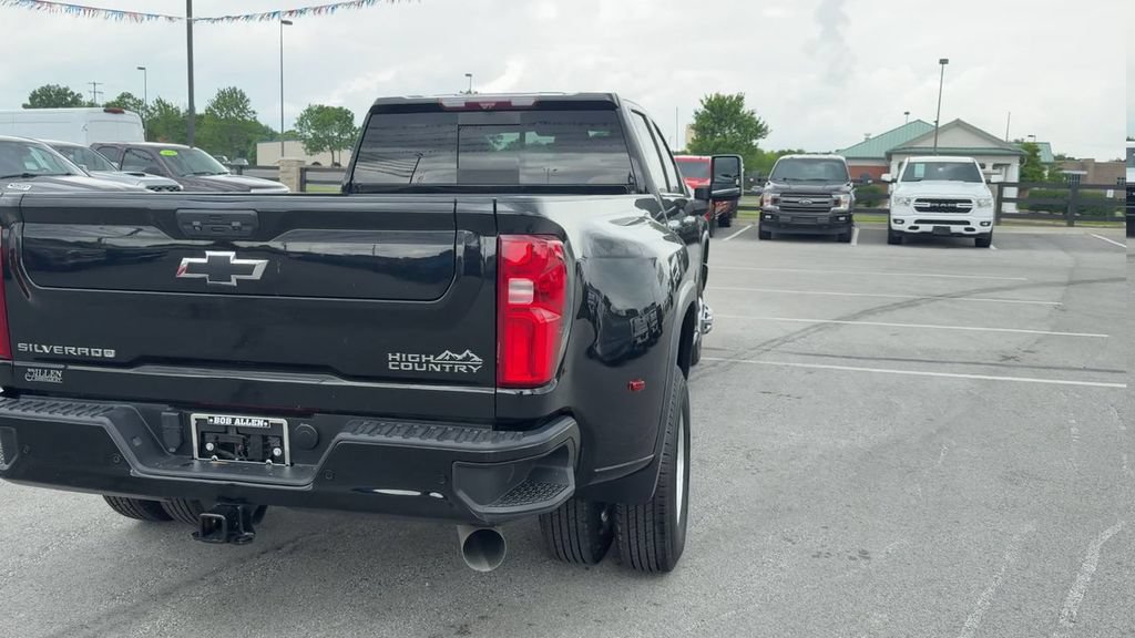 Used 2023 Chevrolet Silverado 3500 High Country AWD/4WD image 6