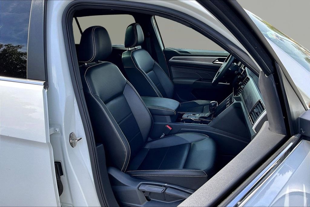 Used 2022 Volkswagen Atlas Cross Sport SE w/ Panoramic Sunroof Package image 29