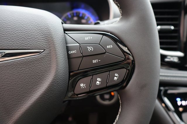 New 2026 Chrysler Pacifica Select w/ S Appearance Package FWD image 15