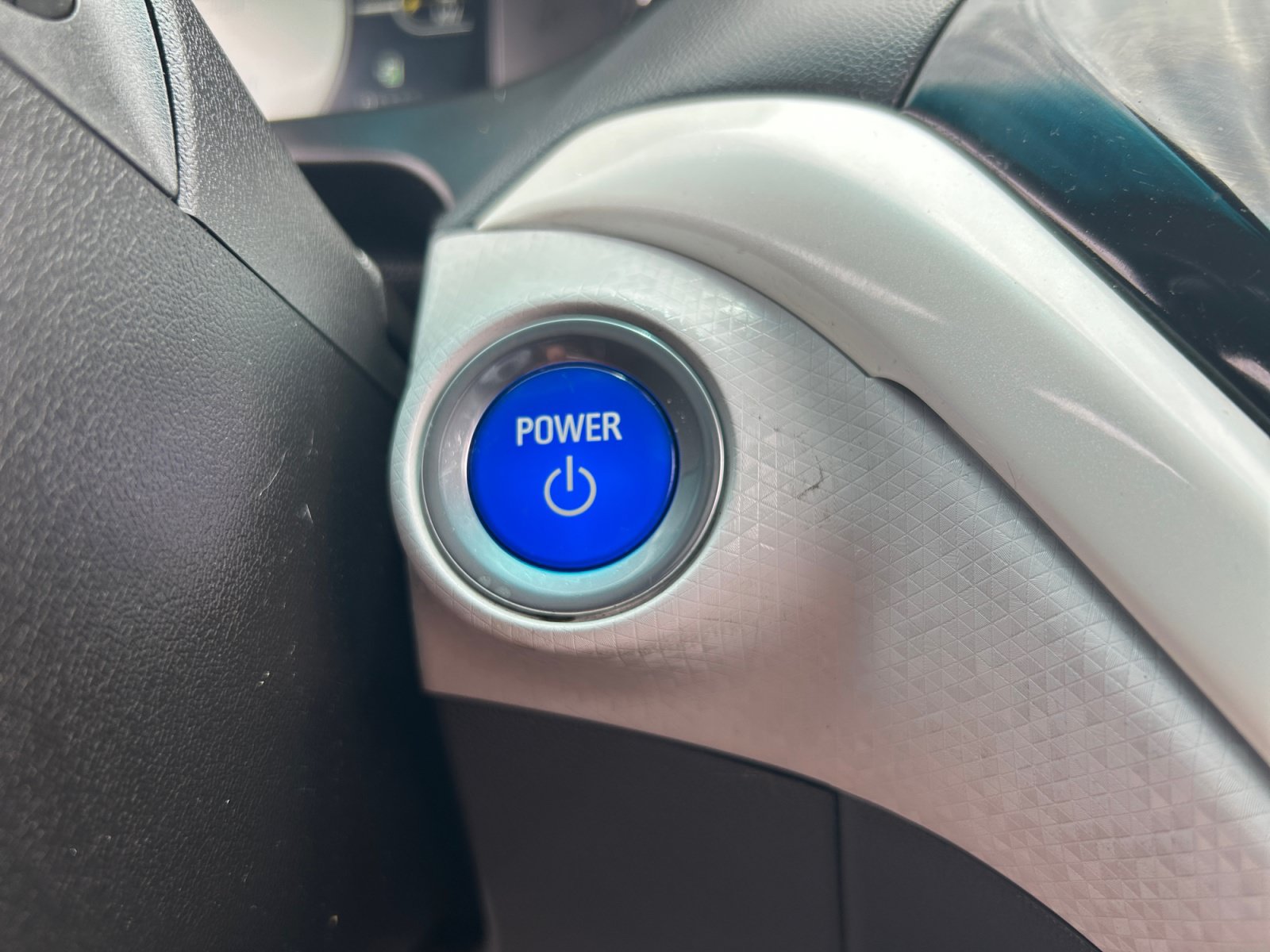 Used 2019 Chevrolet Bolt LT FWD image 28