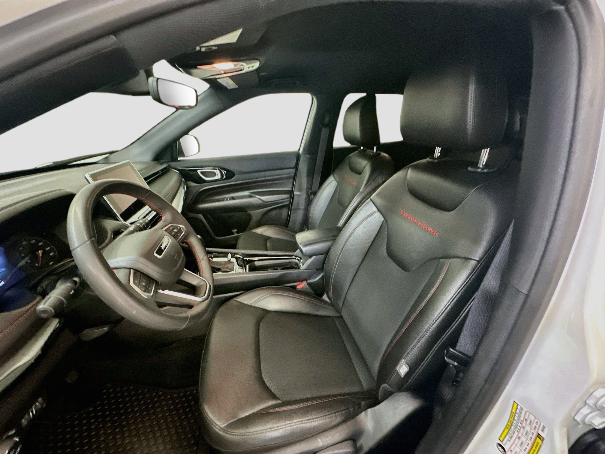 Used 2025 Jeep Compass Trailhawk w/ Trailer Tow Group AWD/4WD image 13
