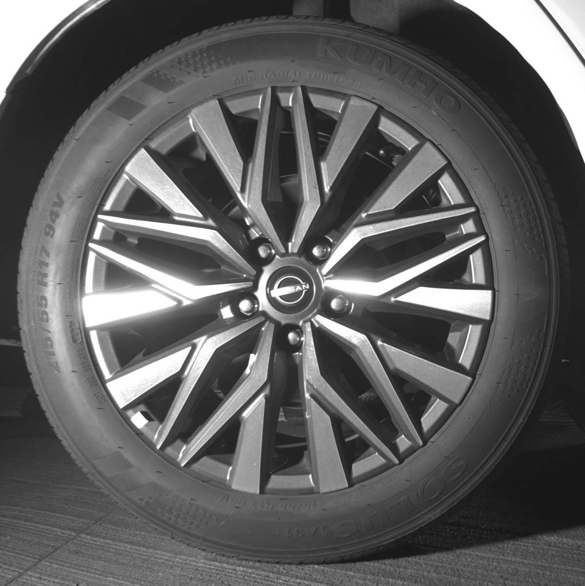 Used 2025 Nissan Altima 2.5 SV FWD image 15