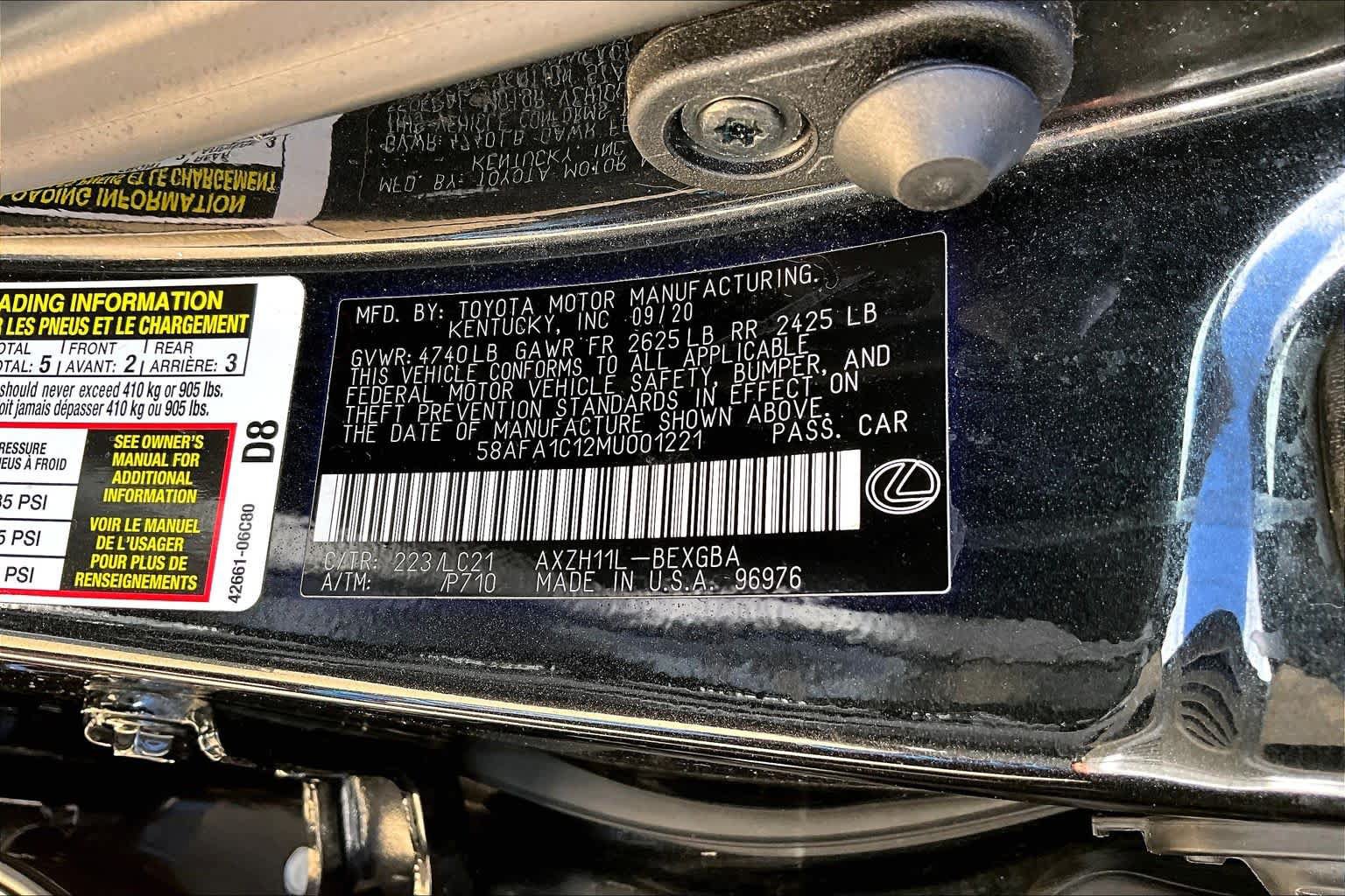 Used 2021 Lexus ES 300h Ultra Luxury w/ Accessory Package 2 FWD image 37