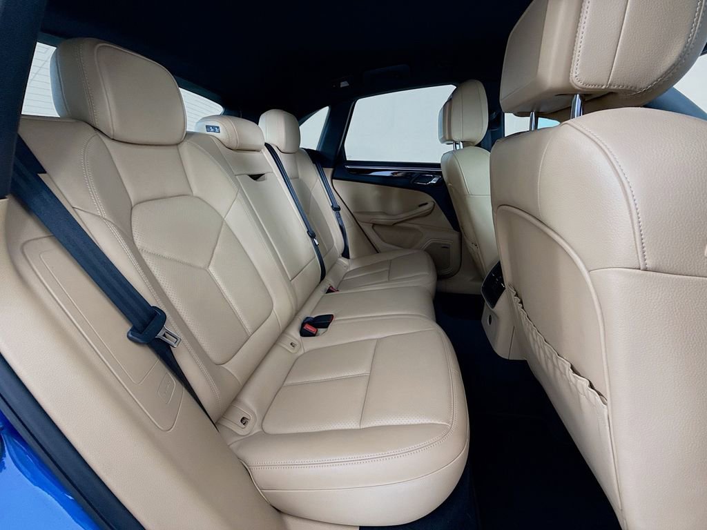Certified 2018 Porsche Macan S AWD/4WD image 27