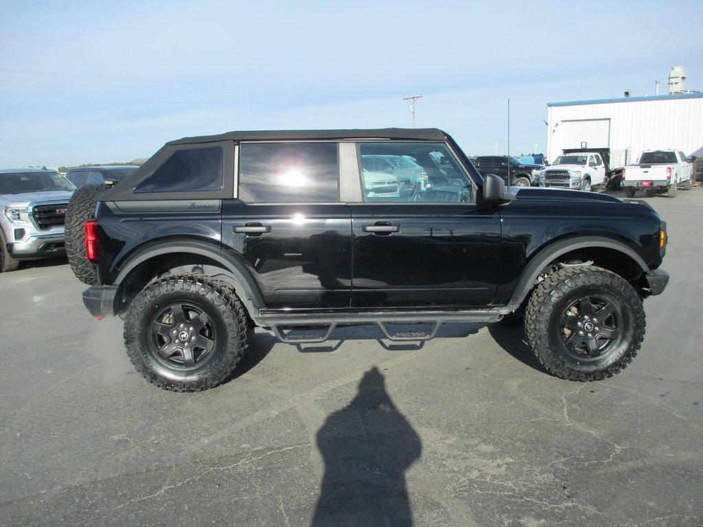 Used 2021 Ford Bronco Black Diamond image 4