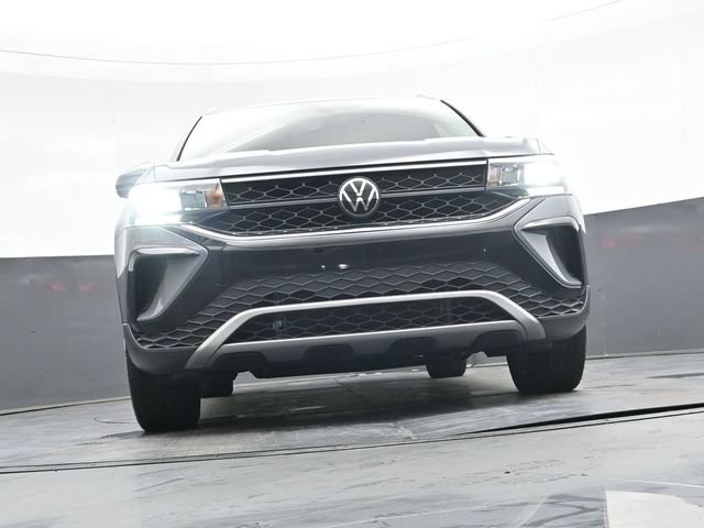 Used 2023 Volkswagen Taos SE w/ Panoramic Sunroof Package AWD/4WD image 37
