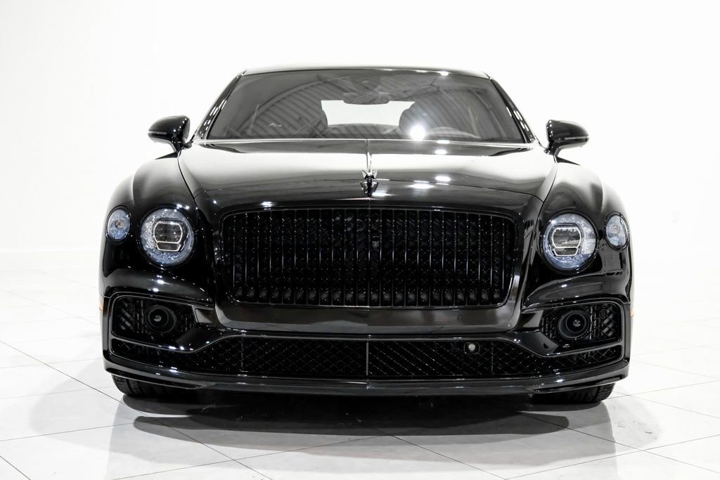 Used 2024 Bentley Flying Spur V8 image 2