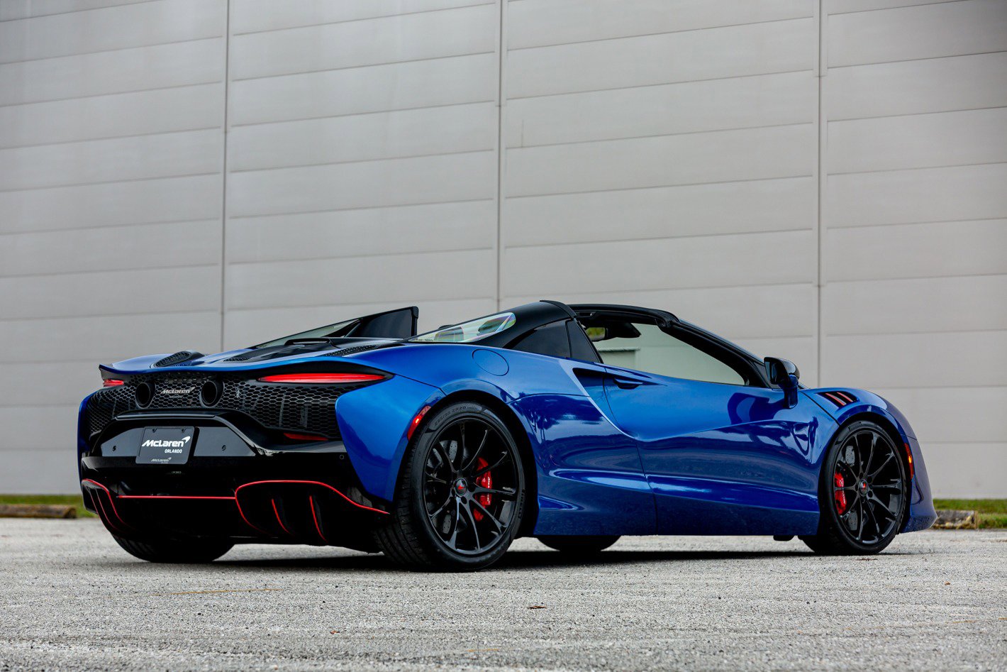 New 2025 McLaren Artura Spider image 11